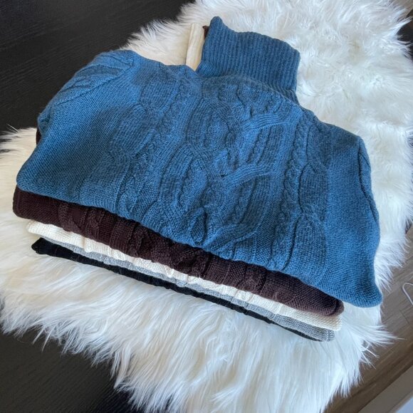 Size XS Turtleneck Wool Butterfly Blue Sweater Price Firm  In excellent Pre-owne - Picture 8 of 8